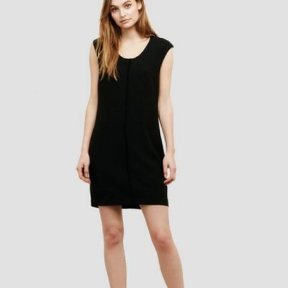 Kenneth Cole New York Black Crepe Sheath Dress